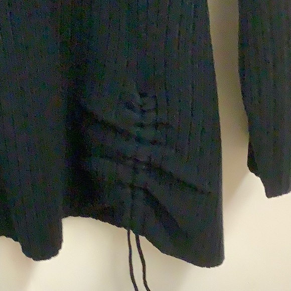 Donate Do ateAvenue Black Sz26-28 long sweater - Picture 7 of 8